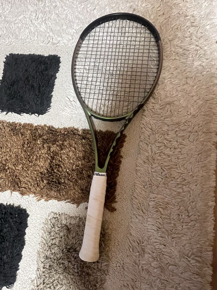 Wilson Blade v8