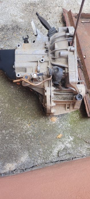 Cutie viteze dacia Logan 1.4