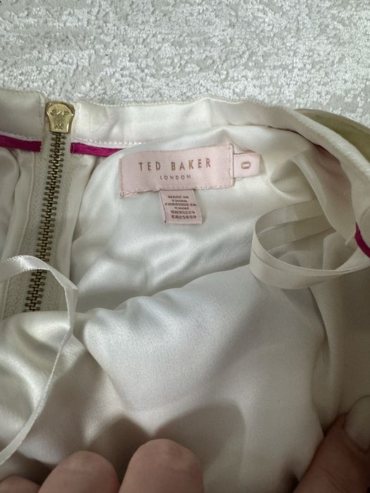 Fusta Ted Baker noua