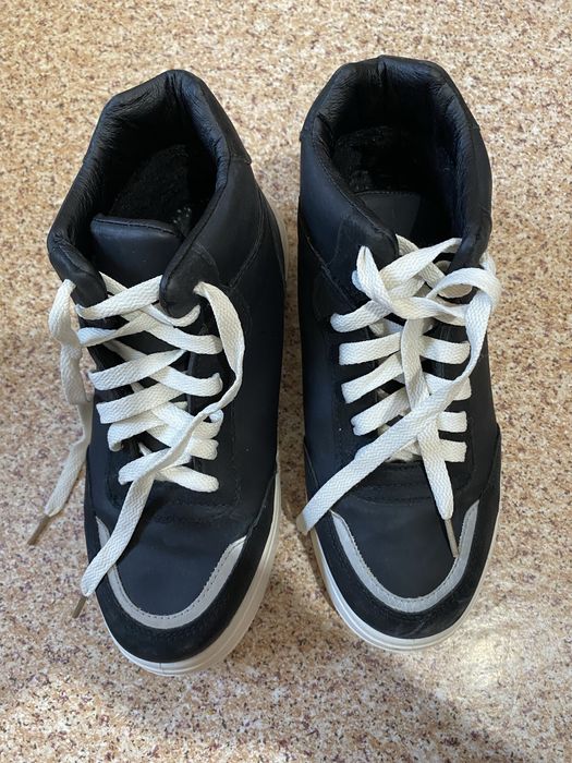 Женская   Кроссовка  продам