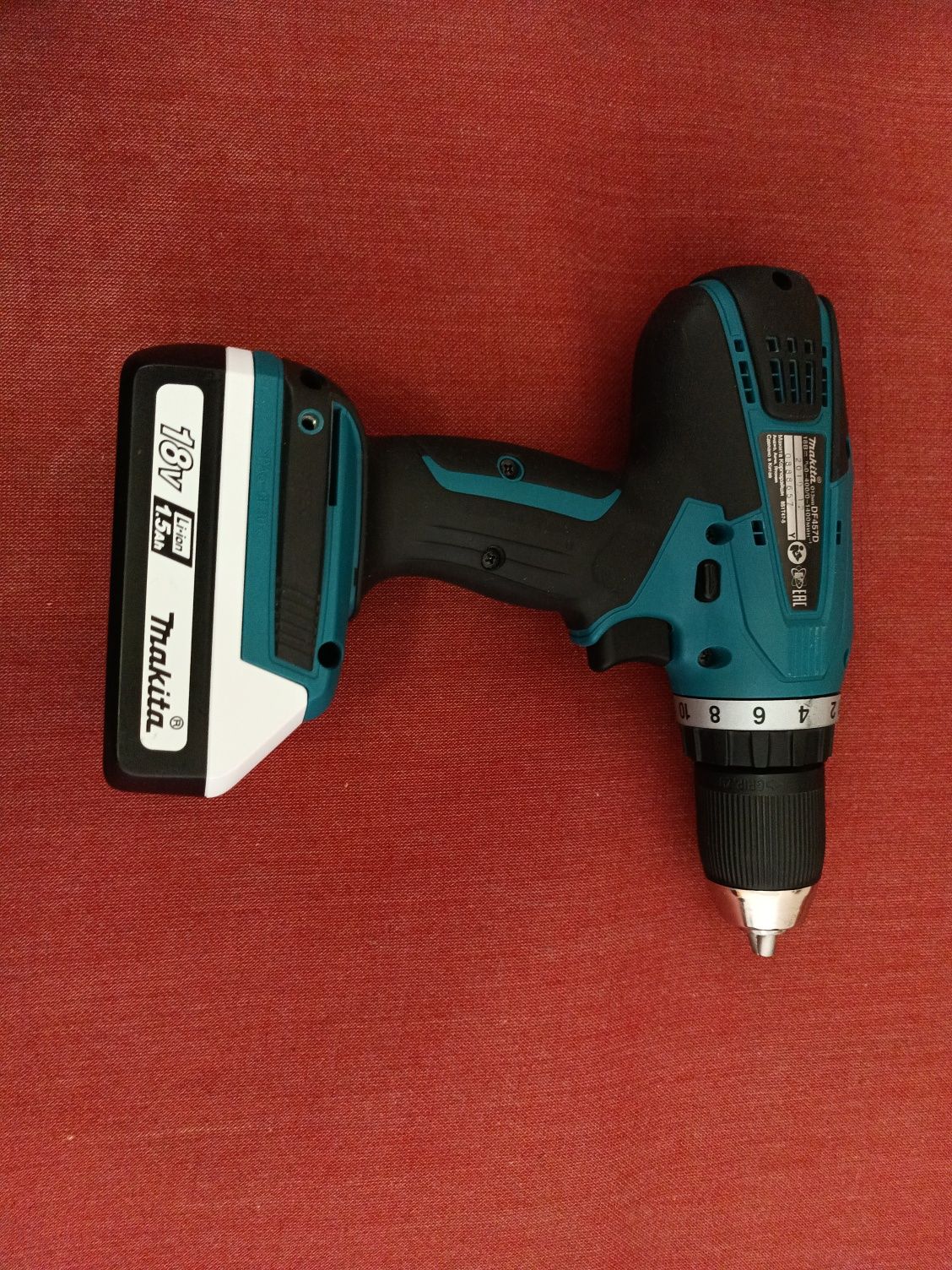 Шуруповёрт Makita DF457DWE- 18V