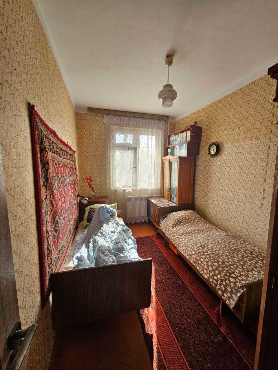Продается Чиланзар 3 кв.  2в3/3/4 за Торговым центром