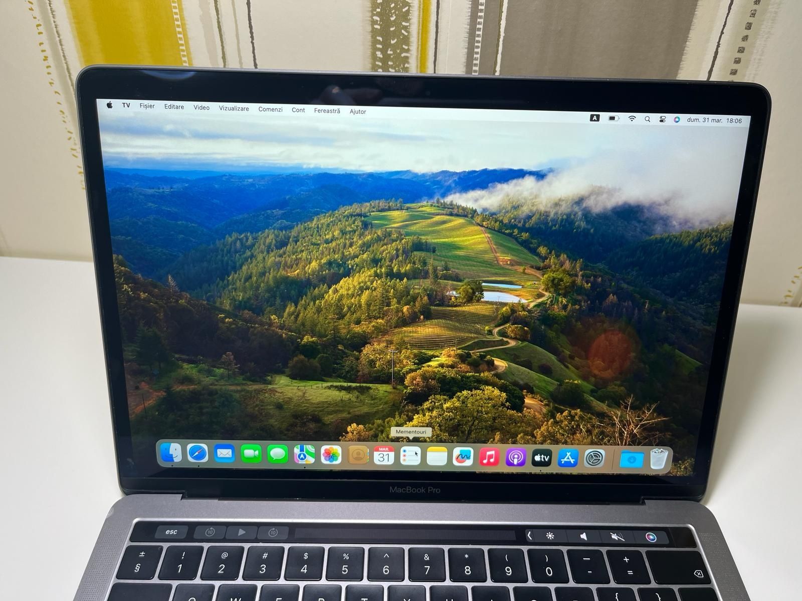 Apple MacBook pro 13 A2159, 8GB ram, i5, ssd 256