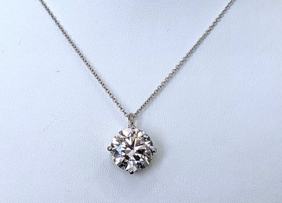 Златно колие с диамант 3,00 карата Е VVS 2 отгледан в лаборатория