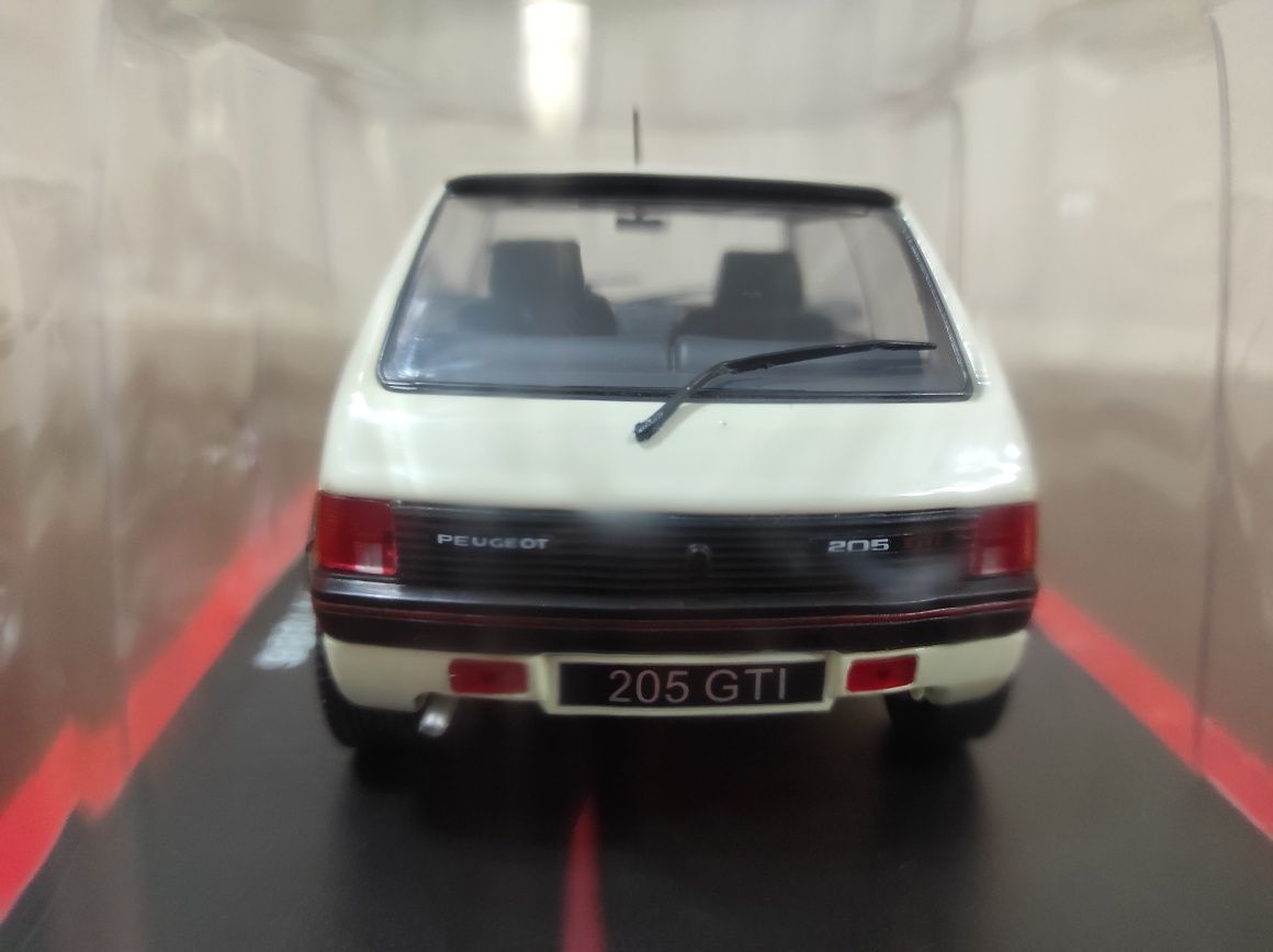 Machetă Peugeot 205 GTI, nouă sigilată!