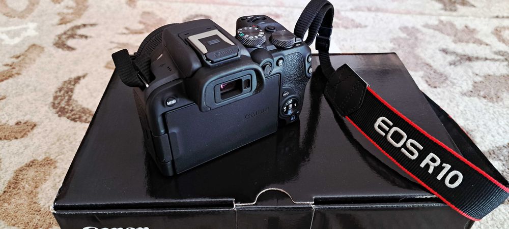 Canon EOS R10 -отлично състояние