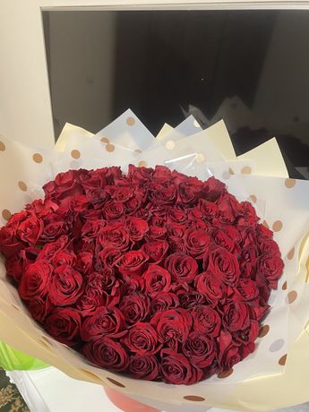 101 роза, цветы подарок