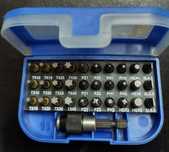 vând set de biți cu adaptor,nou,produs German