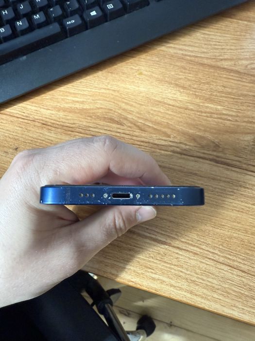 iPhone 12 син 128 gb