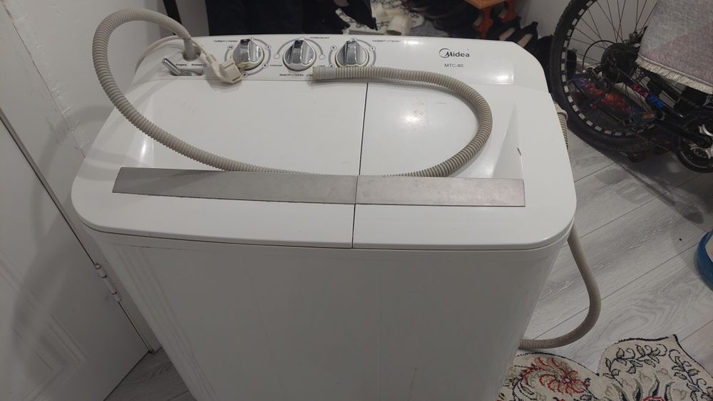 Кір жатын машина. Полавтомат бағасы 10 мың тг. Келіп қарап алу керек.