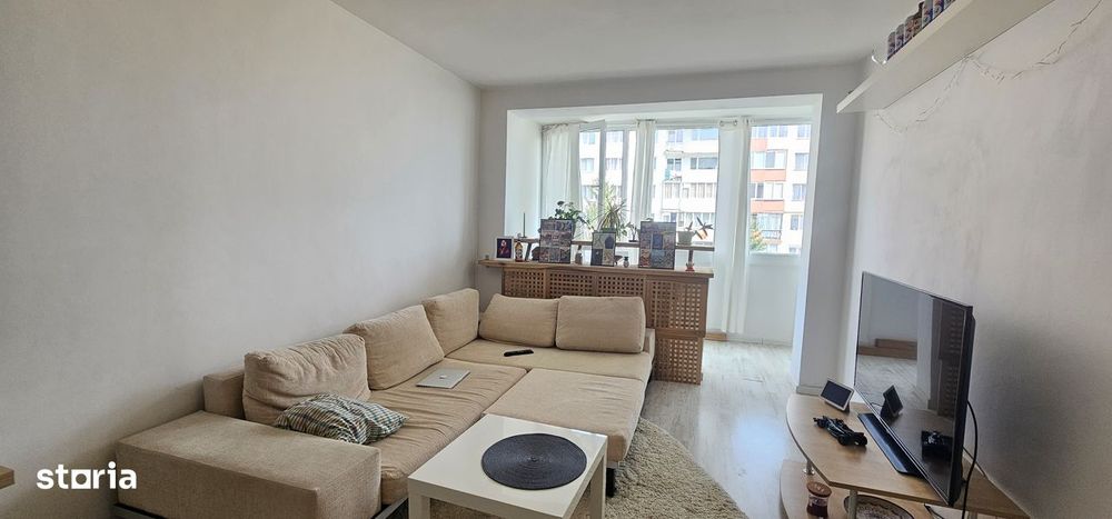 Vand apartament de 2 camere,decomandate,Mihai Viteazu