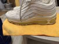 Vand adidasi Nike