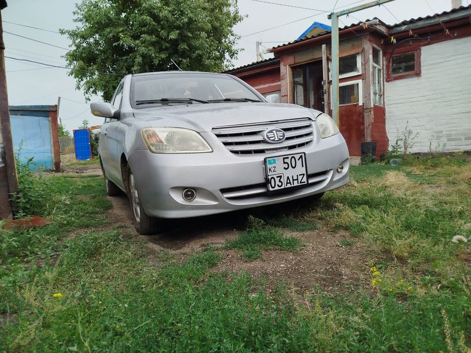 Продаю FAW V5 2012 года
