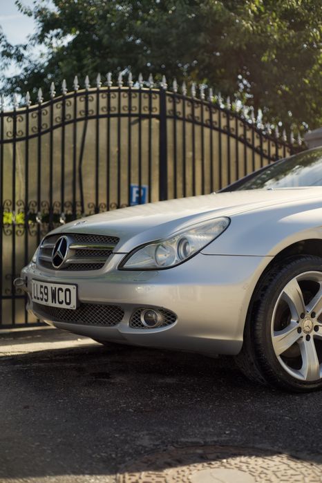 Bara masca fata Mercedes CLS W219 FACELIFT originala far stop parbriz