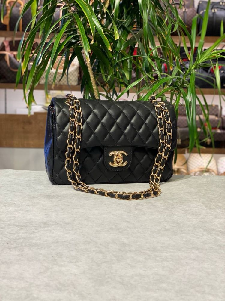 Geanta Chanel  Noua !!! Dimensiuni 26/18 !!!