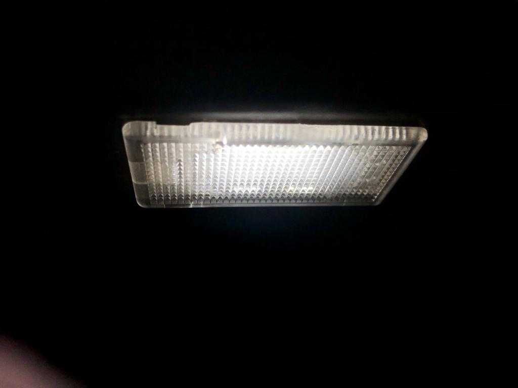 Lampa LED ambientala BMW porbagaj/torpedou/pedalier E46/E60/E90/F10/01