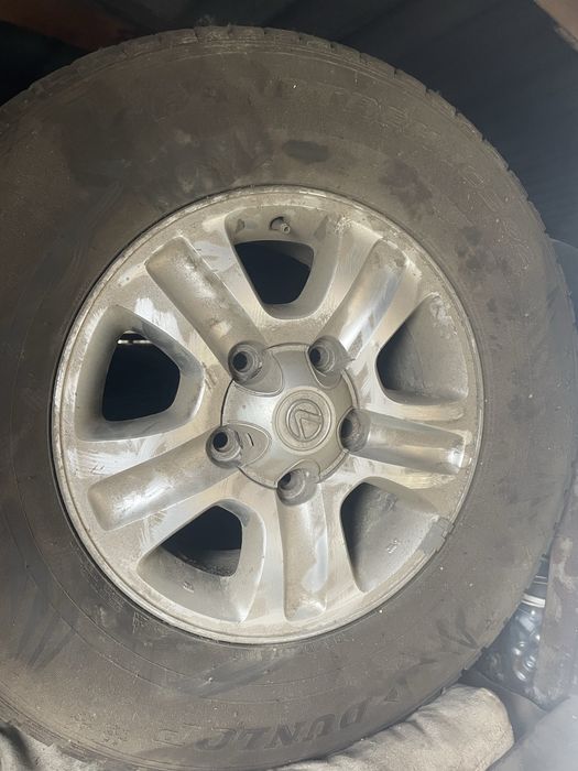 Продам диски с шинами от lexus lx470