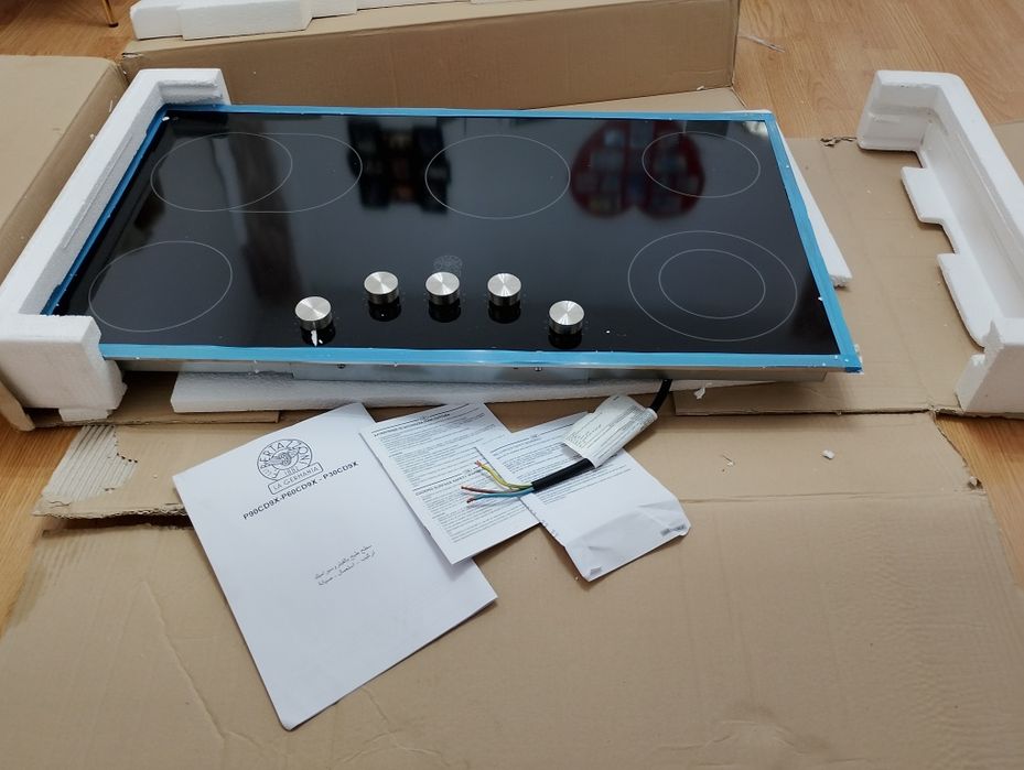 Vând plita electrica noua