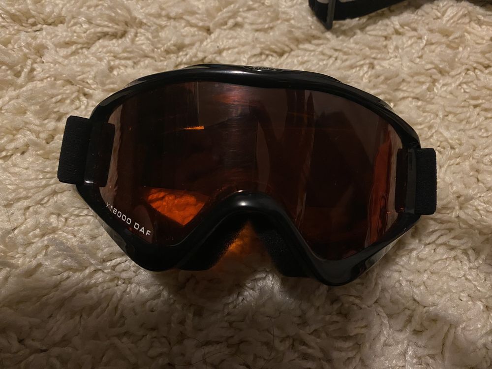 два чифта очила за ски