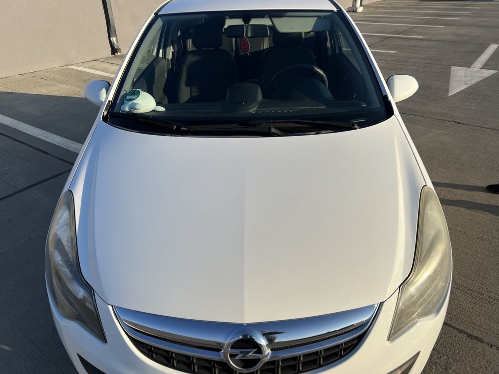 Opel corsa  1.4 (2014)