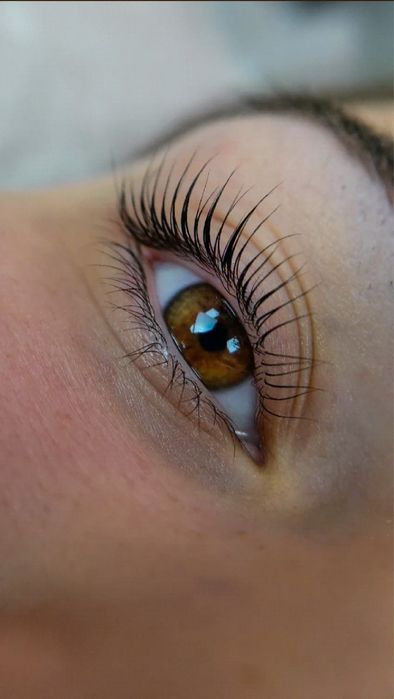Наращевание ресниц