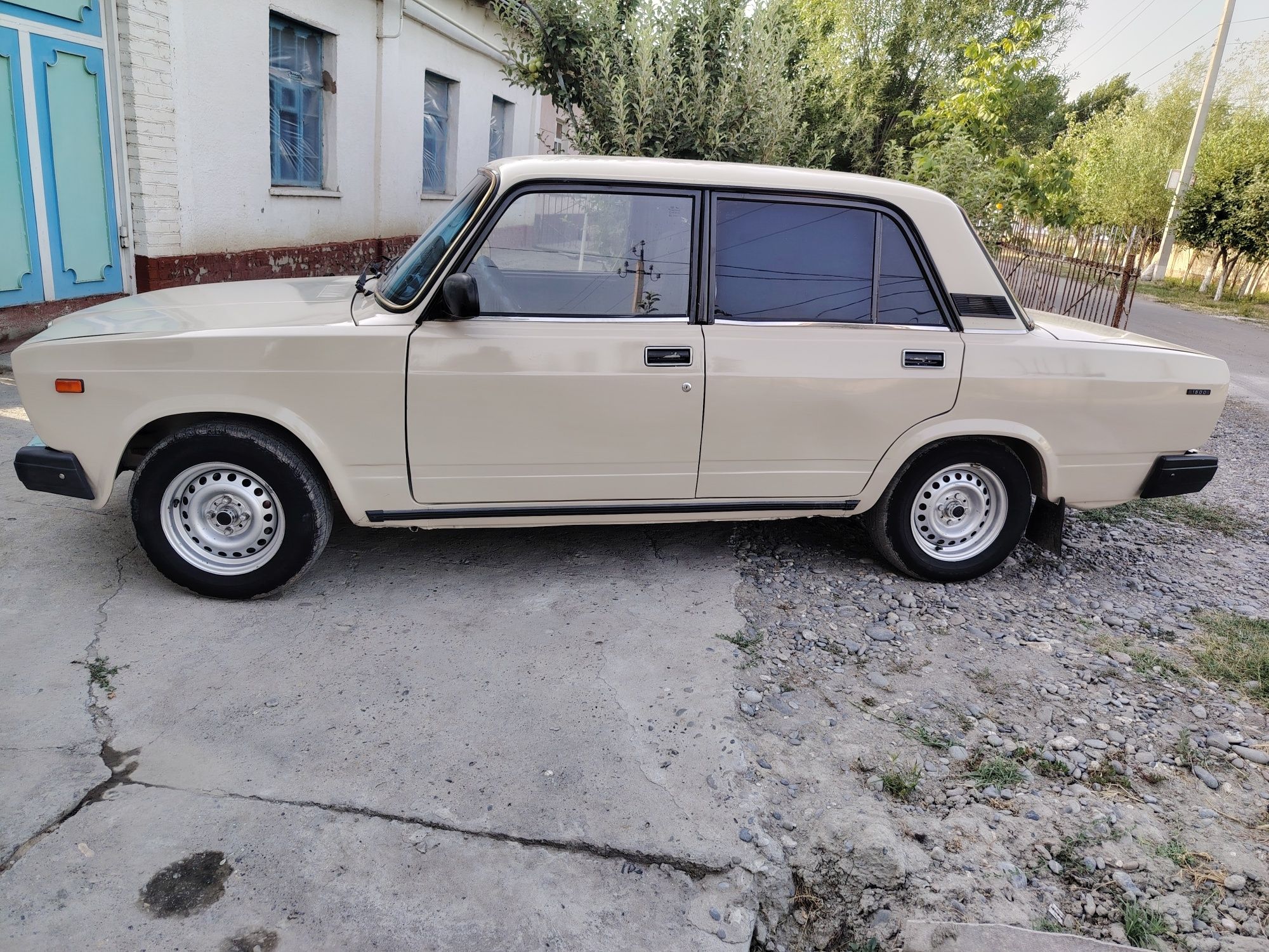 Ваз 2107 жигули.