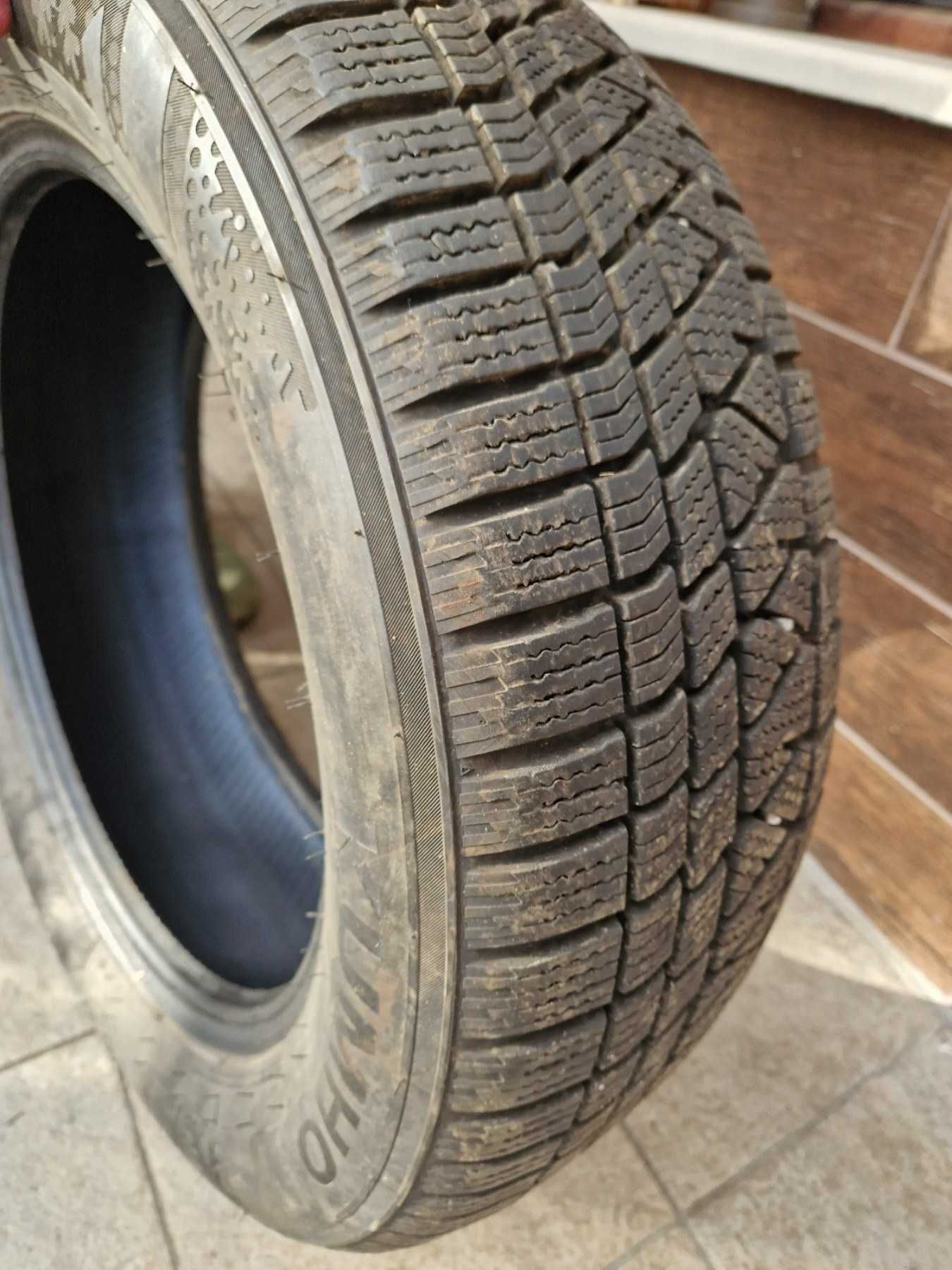 Зимни гуми  - KUMHO 215/60/ R17 - като нови!