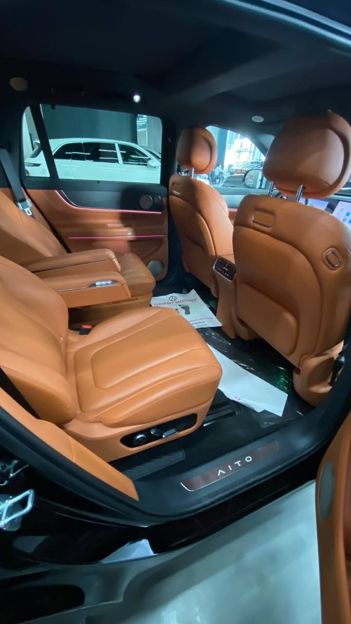 AITO M 9 FULL OPTION Li BYD zeekr 009 konrent