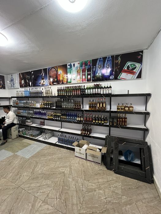 Продаются полки акриль для магазина