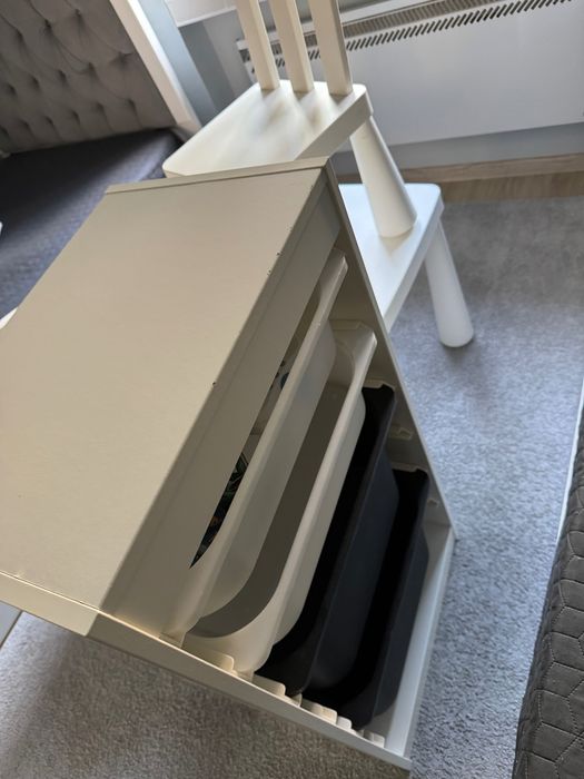 Маса 2 стола и етажерка от Ikea