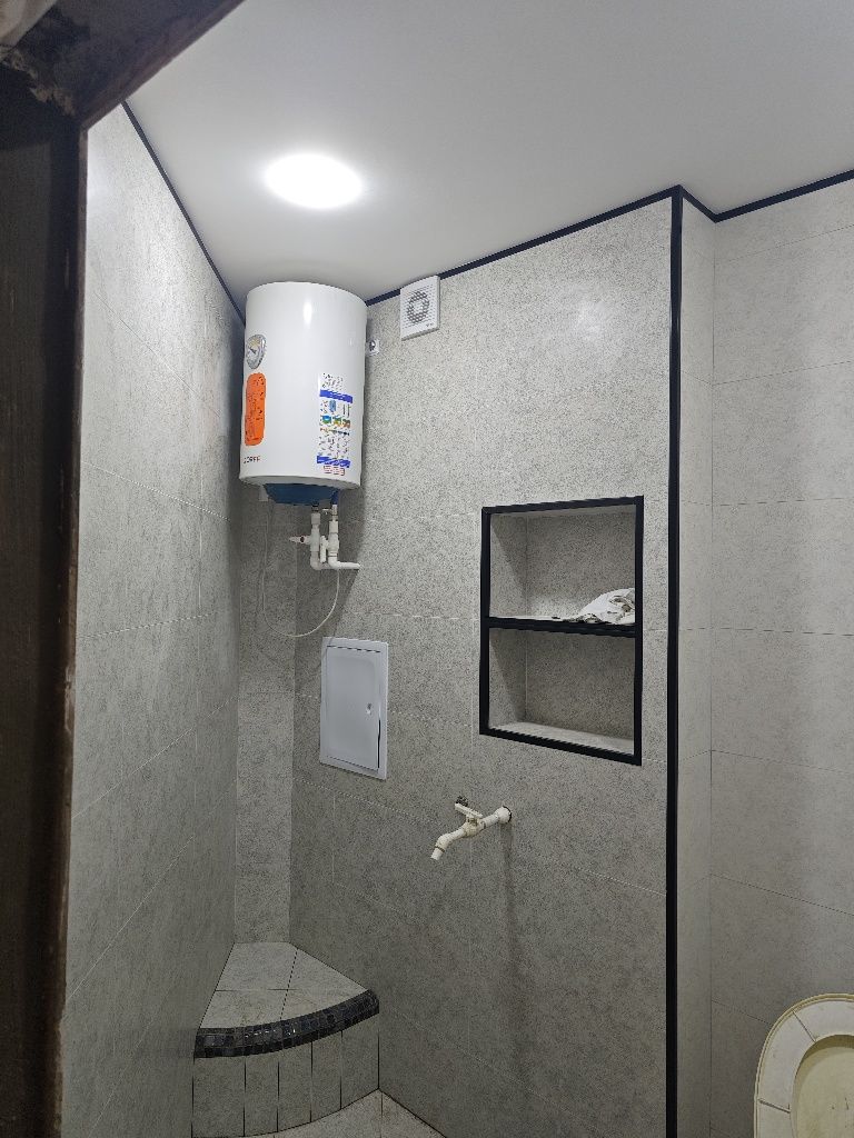Продам свой квартиру Азия хаус  новостройка  73кв 8этажном 3 этаж