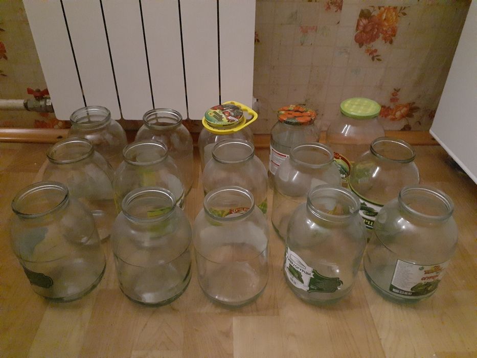 Продам банки 2 л.