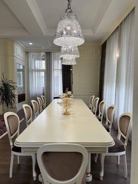 Продам срочно стол и стулья