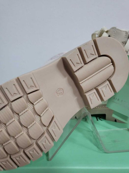 Нови бежови боти - 30 номер