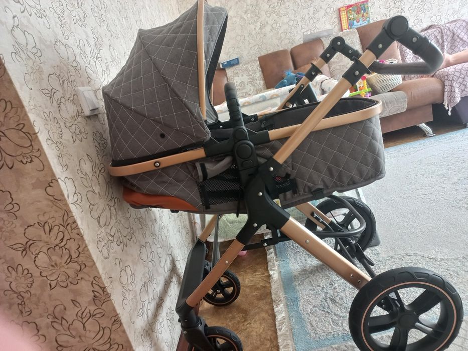 Продам коляску универсальную