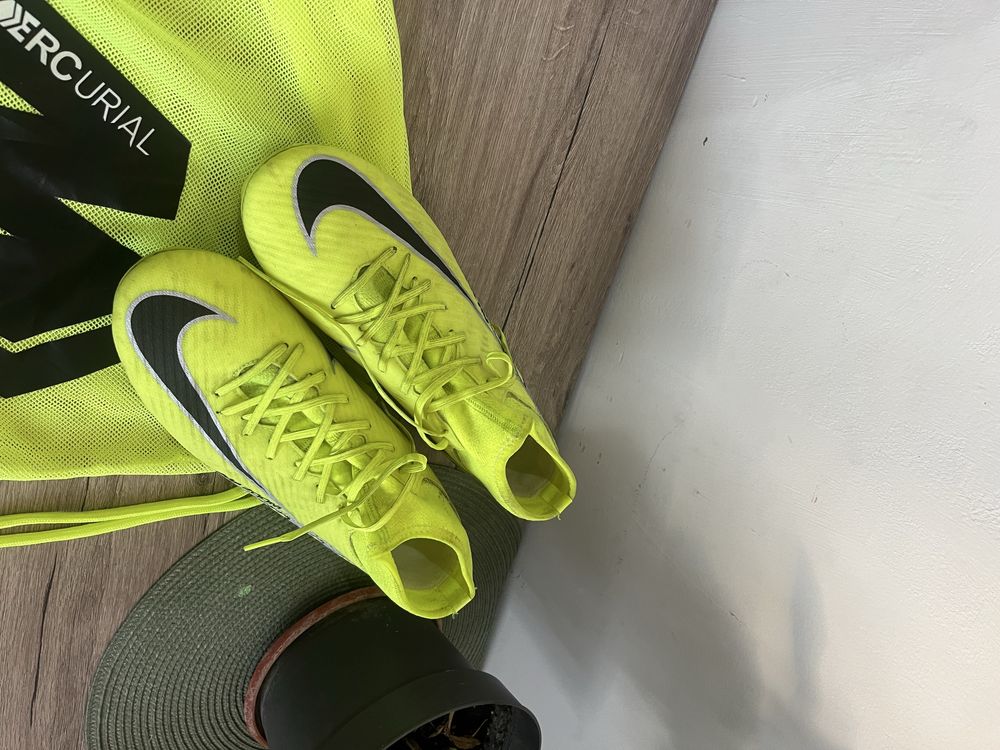Бутонки nike mercurial 43 номер идват с подарак