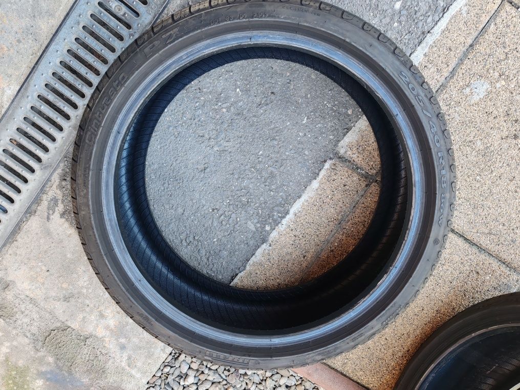 Vând cauciucuri 205/40/18 de vară set complet //Pirelli//