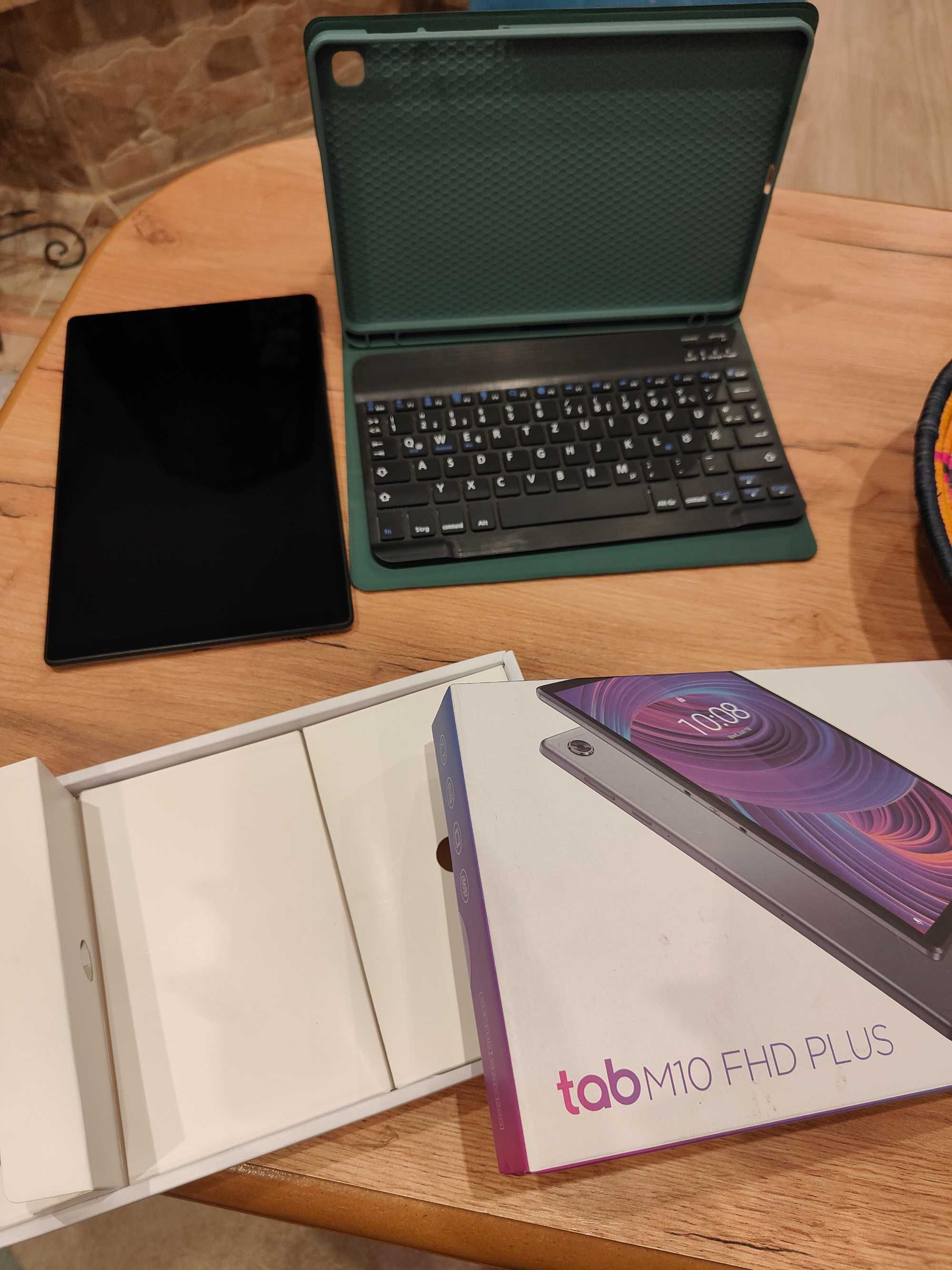 Таблет Lenovo M10 Plus