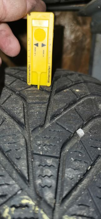 4 Jante Oțel/Tablă R15 5x100mm (Golf4/Bora) + Anvelope de iarnă Yokoha