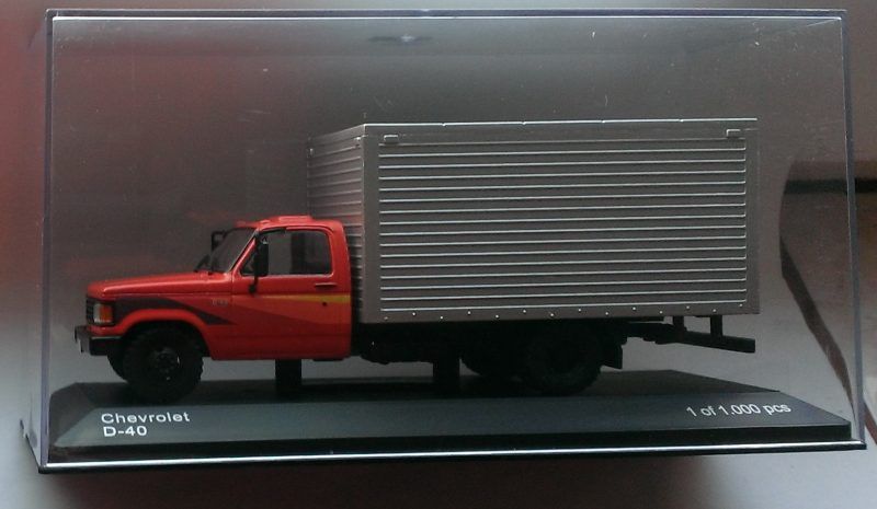 Macheta Chevrolet D-40 Truck 1993 Camion - WhiteBOX 1/43 noua