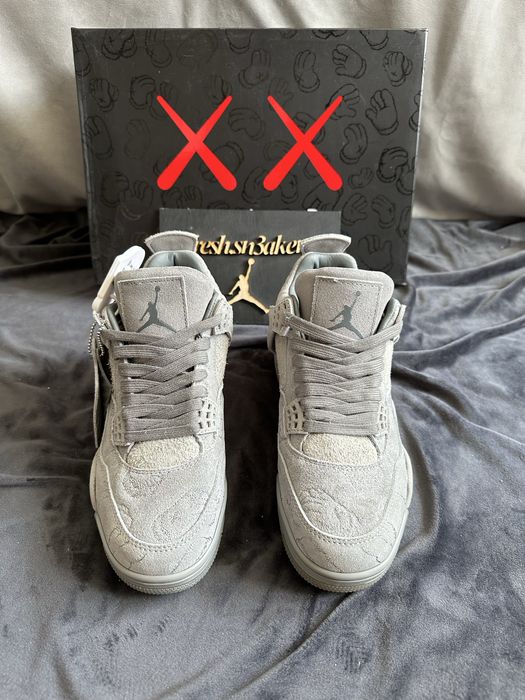 Air Jordan 4 Aj4 Retro Kaws size 40