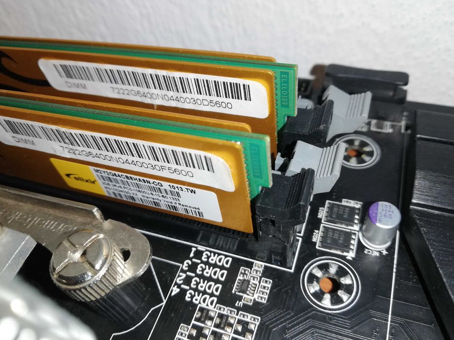 Gigabyte GA-Z87-D3HP + Intel Core i5 4670k + 4GB RAM Elixir