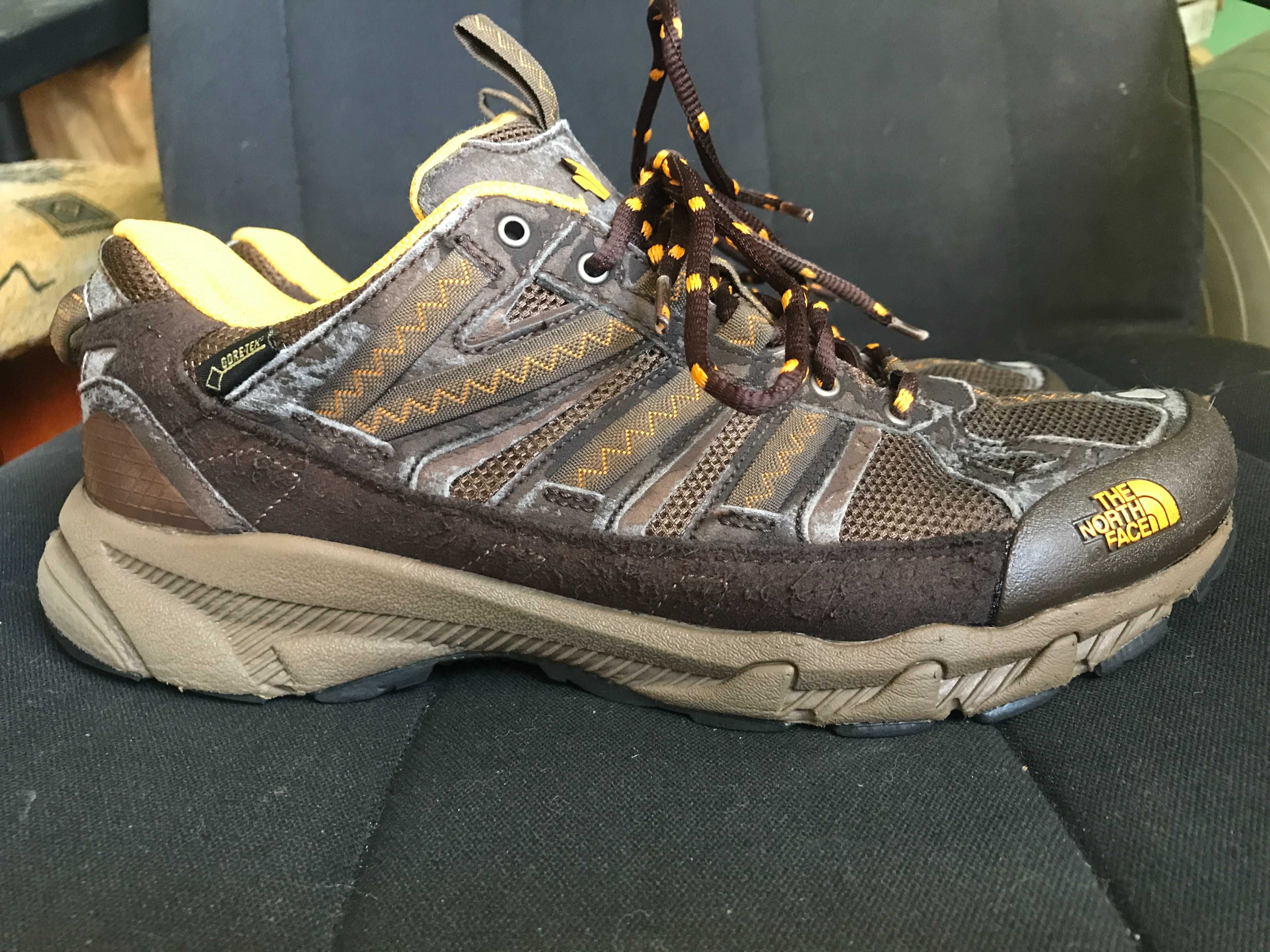 Adidasi trial The North Face nr43 (Goretex)