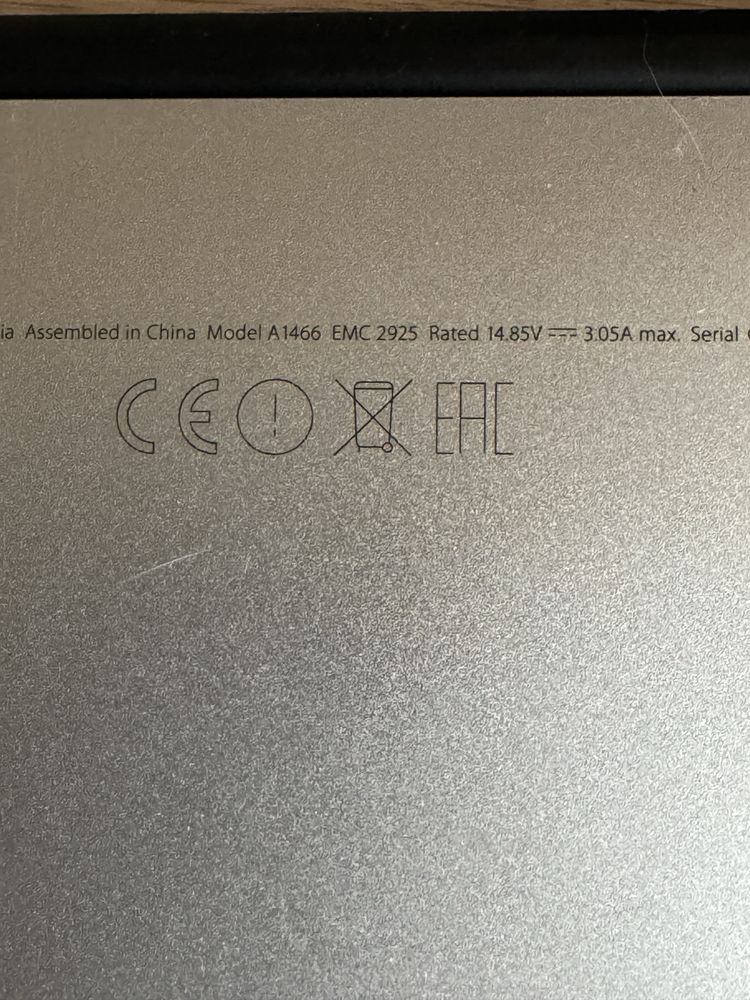 Macbook Air 13inch early 2015 A1466 I5 8GB RAM 256GB