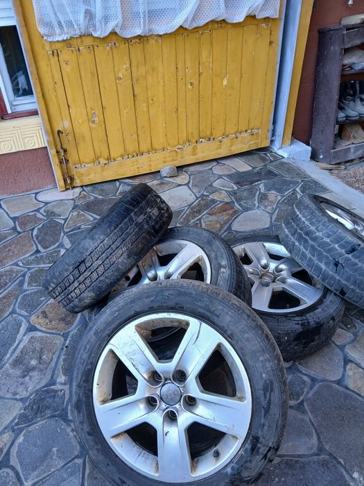 Vând jante pe 16 cu cauciucuri de iarna