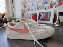 Adidasi nike albi cu portocaliu