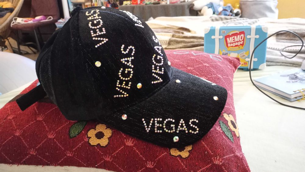 Шапка с козирка VEGAS