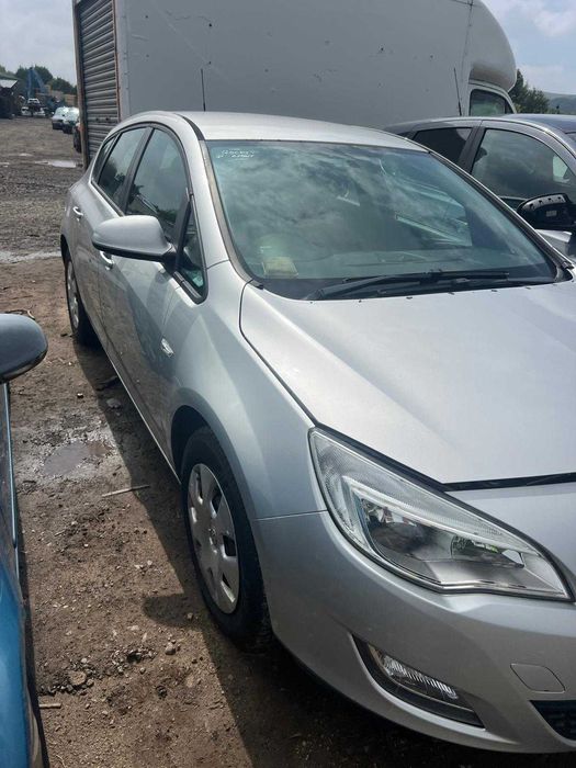 Dezmembrez Astra j 1.7cdti cod A17DTJ cutie 6 trepte