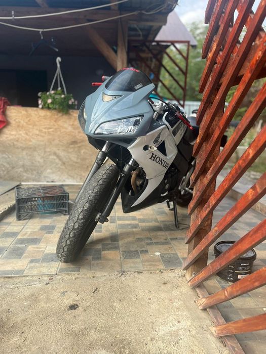 Vând honda cbr r125 cc