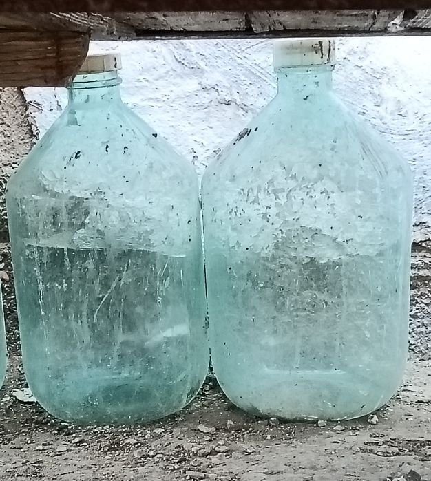 Продам бутыли стекляные 12л, 20л, банки 2л